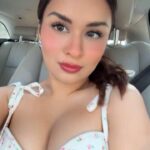 Avneet kaur hot exposing cleavage and thighs HD (32)