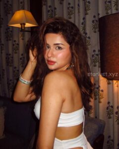 Avneet kaur hot exposing cleavage and thighs HD 97