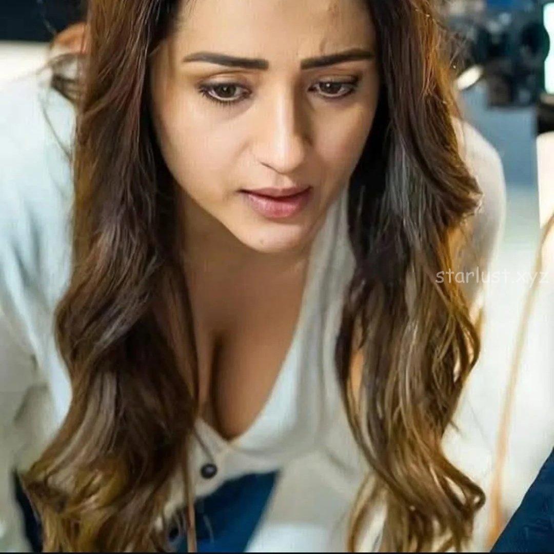 Trisha hot in white sleeveless saree from sugarbaby thuglife movie-starlust (3)
