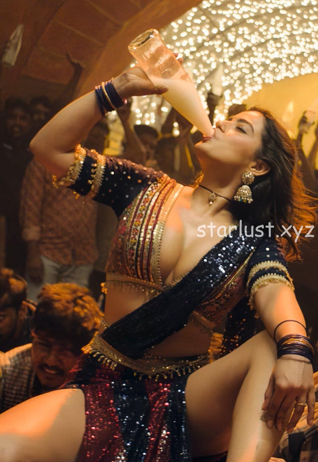 kavya thapar hot cleavage thighs and booty collection HD-starlust (10)