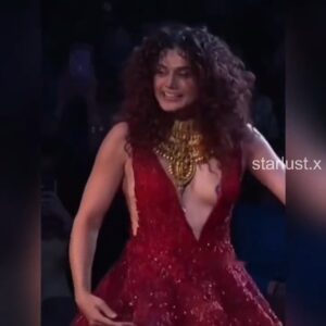 taapsee pannu hot nipples show in rampwalk without bra starlust 9
