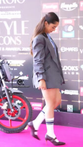 AHSAAS_CHANNA_SEXY_GIRL_CHICK_LOOKS_TEMPTING (5)