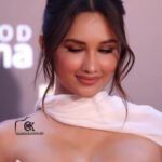 AKANKSHA_SHARMA_IRRESISTIBLE_POPPING_CLEAVAGE_LUSTY_LOOKS_TEASE_AT_EVENT (12)
