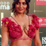 DAMSEL_SLUTTY_SEXY_AKANKSHA_PURI_HOTTIE_SLAYING_SEXY_VIEW (6)