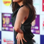 SHALINI_PANDEY_BACKLESS_FLAUNTING_HER_CURVY_FIGURE (3)