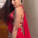 SHANU_CAPTIVATING_TRANSITION_INTO_SEDUCTIVE_SAREE_HOTTIE (6)
