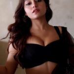 SYMRAAN_TOO_DESIRABLE_MESMERIZING_BEAUTY_IN_TRANSPARENT_SAREE_TEASE (4)