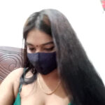 Sexy_curvy_lady_in_saree_spreads_her_leg_fingering_her_pussy (1)